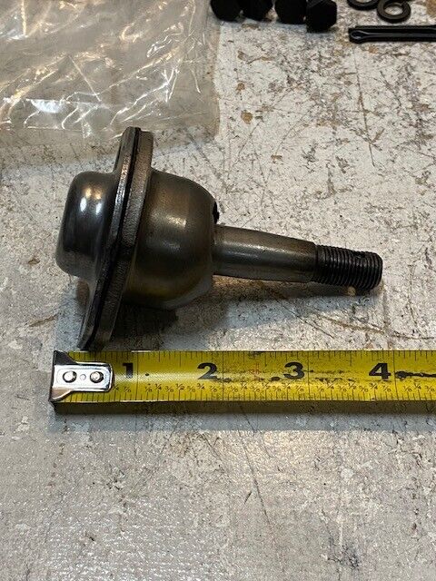 2601064R / 164020B1 Upper Ball Joint Front Suspension