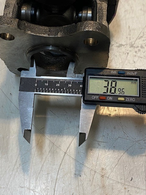 Spicer CV Head 02-26-309 | N37 | 109 | M2 | 7" Long 4" Wide