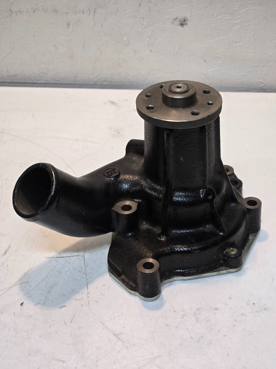 Water Pump J122 for Isuzu 4HK1 | 4x6.7mm & 2x4.9mm Impeller Drive Mounting Holes