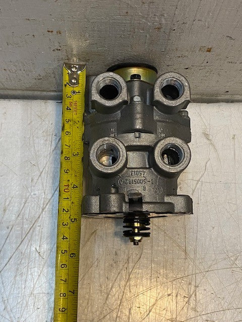Bendix T-5005182-A Foot Brake Valve Parallel Port Configuration 3/8-18 NPT