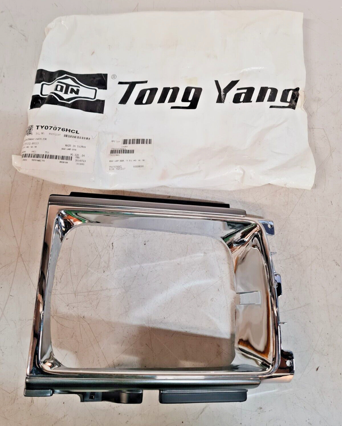 Tong Yang Head Lamp Door TY-53132-89113 | TY07076HCL