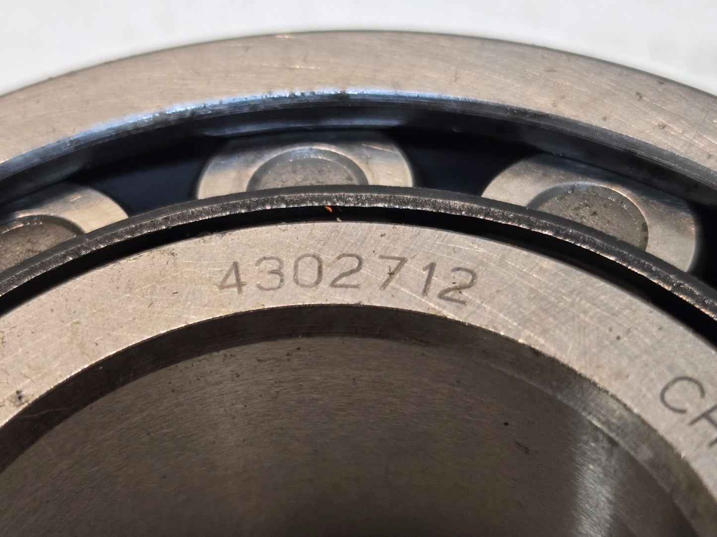 LBC Cylindrical Roller Bearing 4302712 | 83 mm OD x 38 mm Bore x 25.4 mm Thick