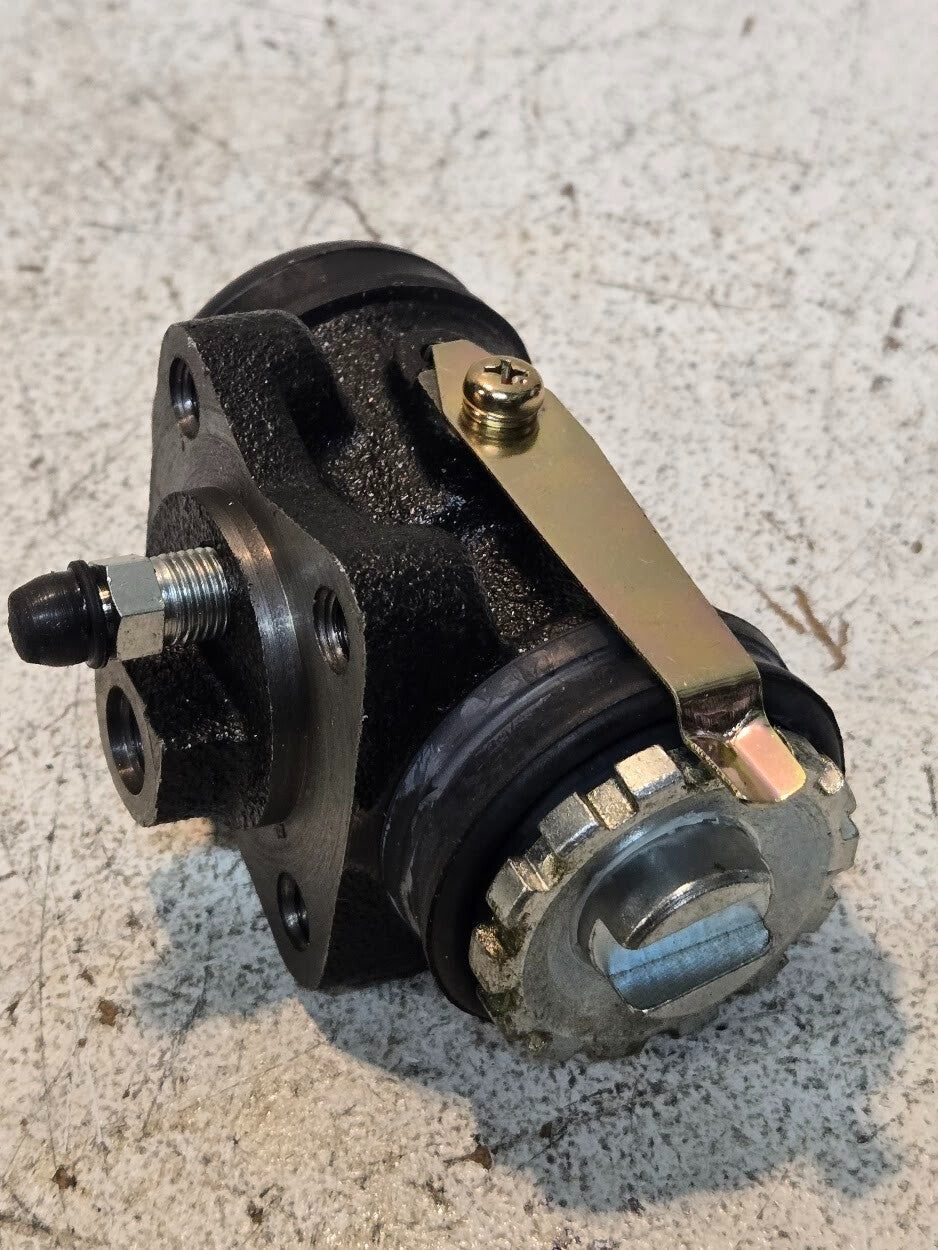 2 Quantity of Rear Right Brake Cylinders for Toyota FJ (2 Quantity)