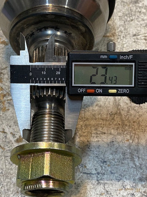 Axle Drive Shaft BT-122 C2688-01 | 27" Long 29-Spline 32mm End 23mm Thread