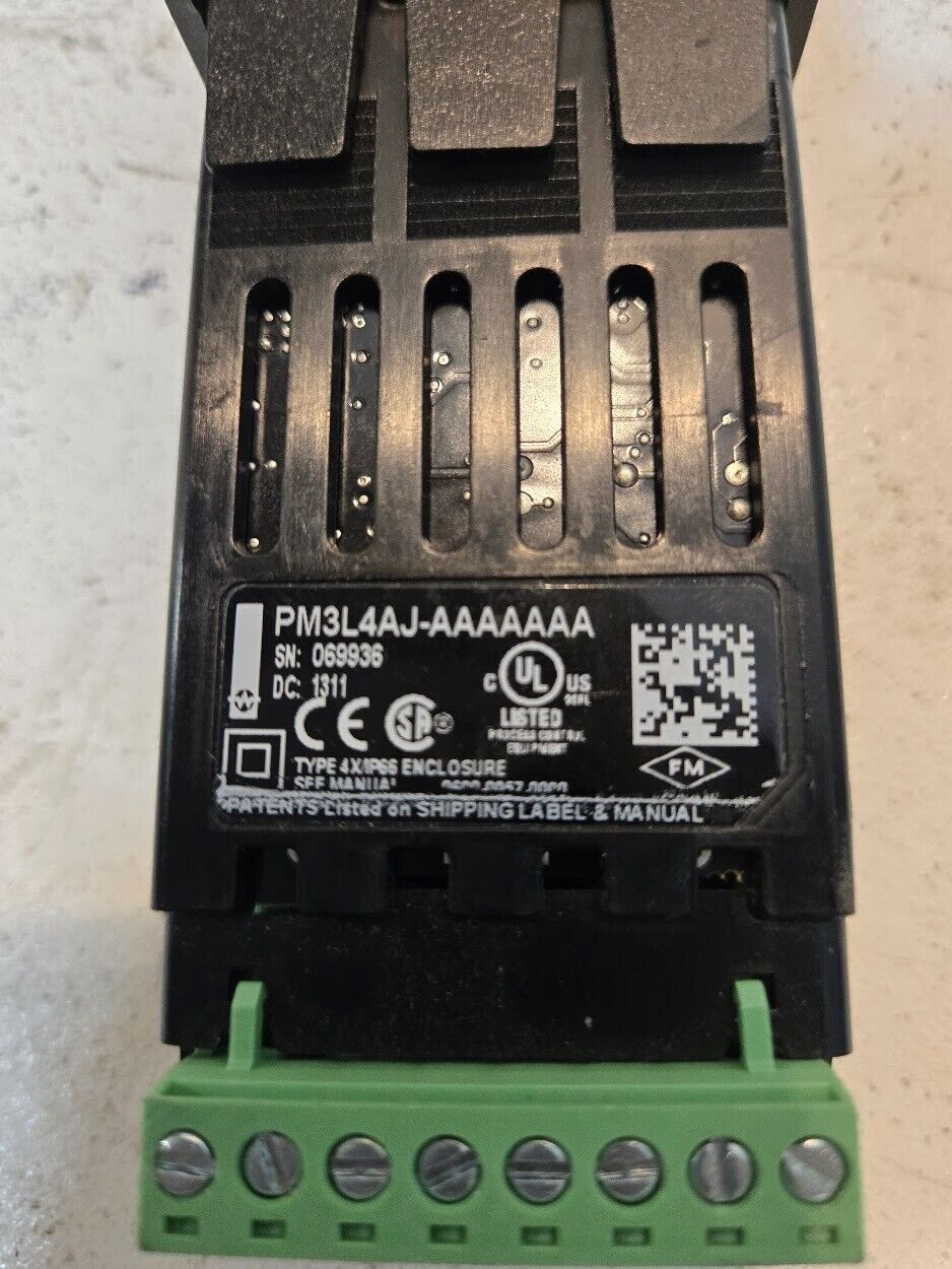 Watlow EZ-ZONE PM3L4AJ-AAAAAAA Temperature/Process Controller See Description