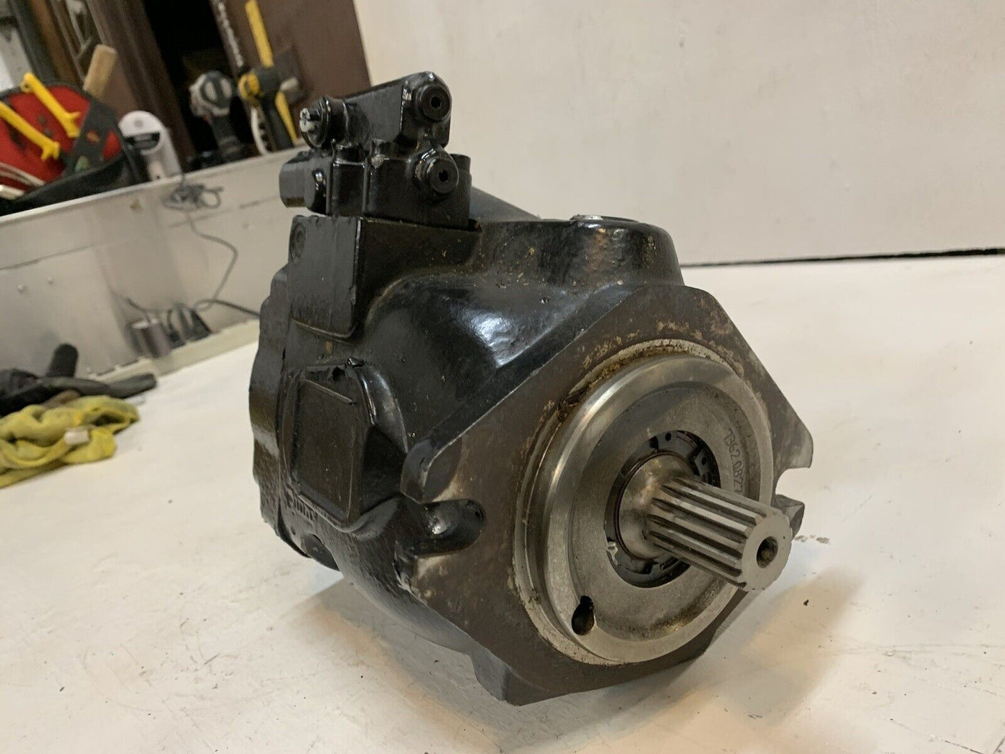 Rexroth 42035388 Hydraulic Pump with 79866493 Relief Valve | 736208272427031