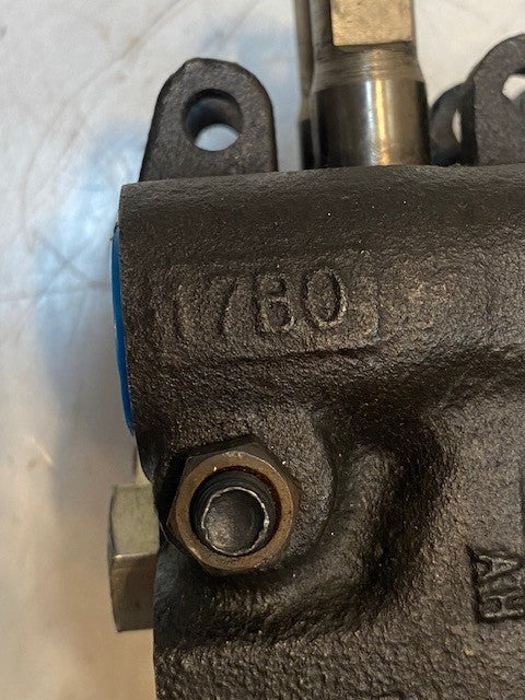 Hydraulic 2-Spool Control Valve 222627 | 17B0 | 293670 | E3000SRC | 406110