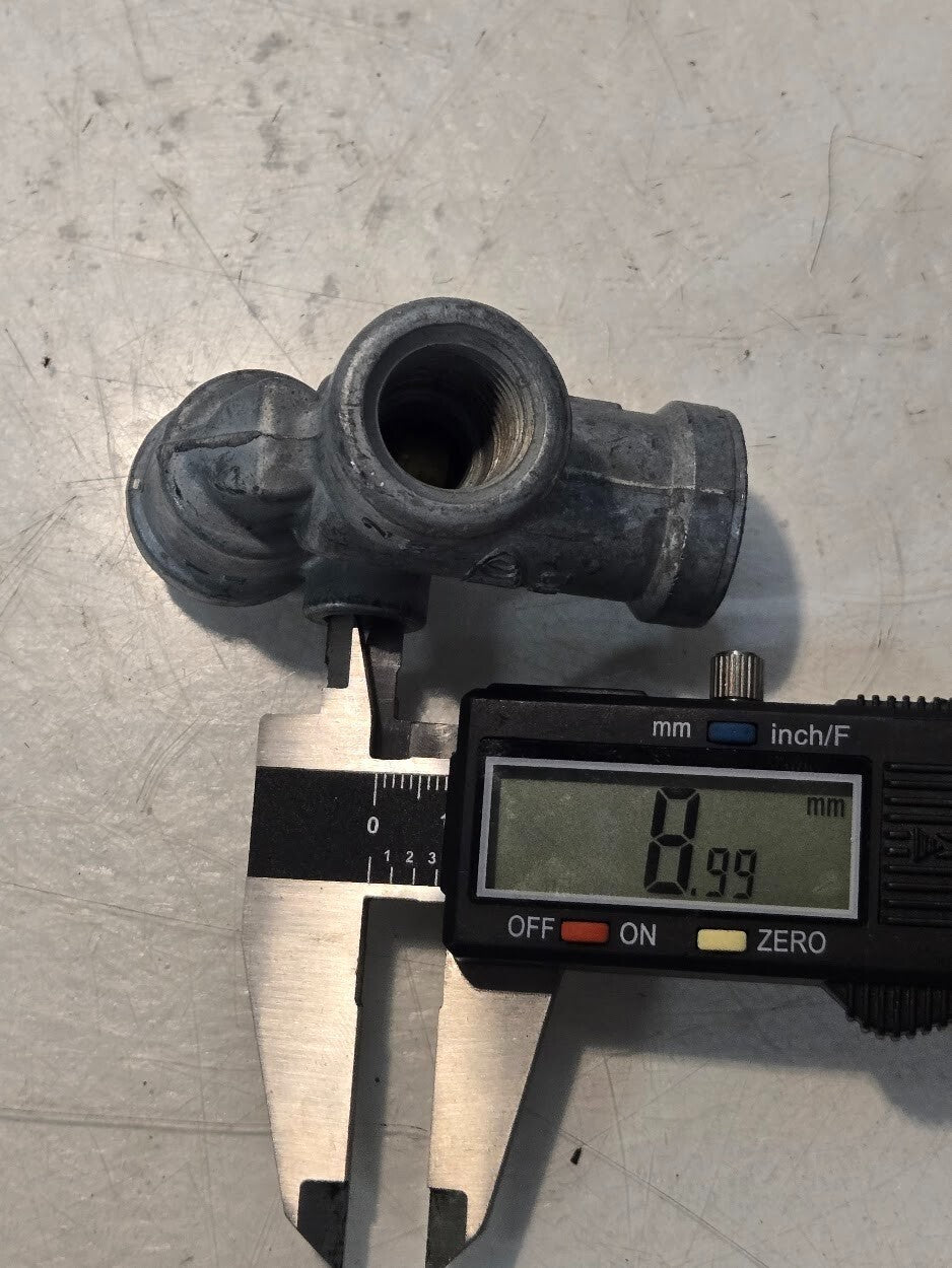 Sealco 140280 Air Brake Pressure Protection Valve | 3/8" NPT Ports | 70 PSI