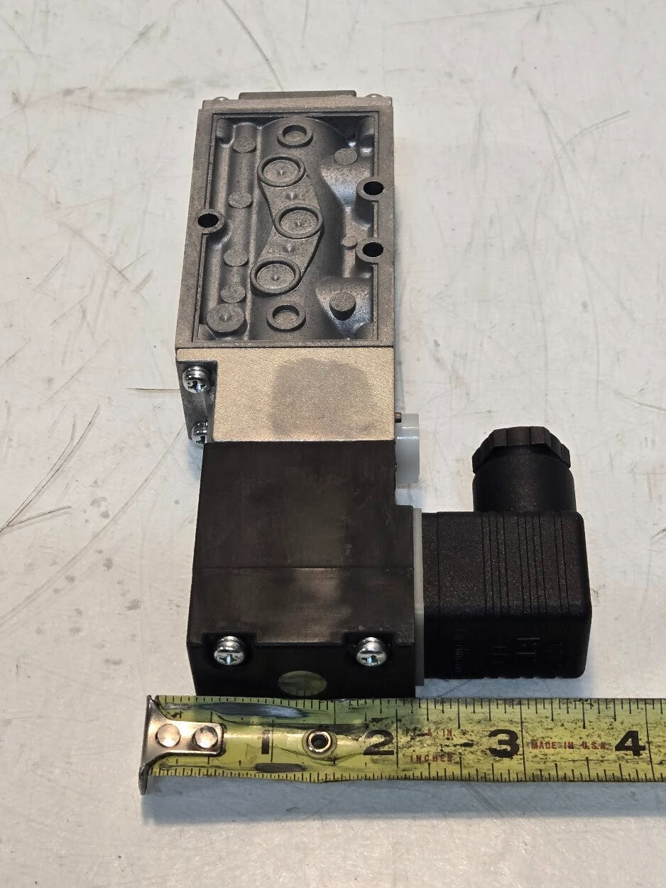CKD 4F210-08 Pnuematic Solenoid Valve DC24V | 7Z13 G | 0.1-1.0 MPa | C1C2 E1SE2
