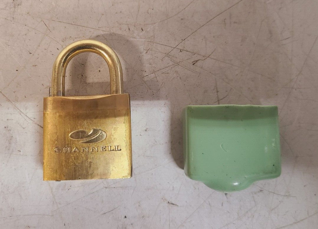 8 Qty of Channell Outdoor Winter Padlocks Rain Cover 12-09 | 32MM No Keys(8 Qty)