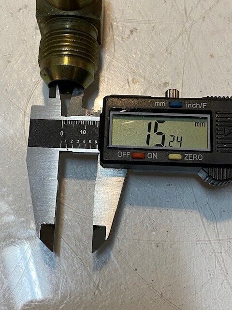 9 Quantity of 90 Degree Elbow Hydraulic Fittings 26mm Thread 17mm ID 15mm Nipple