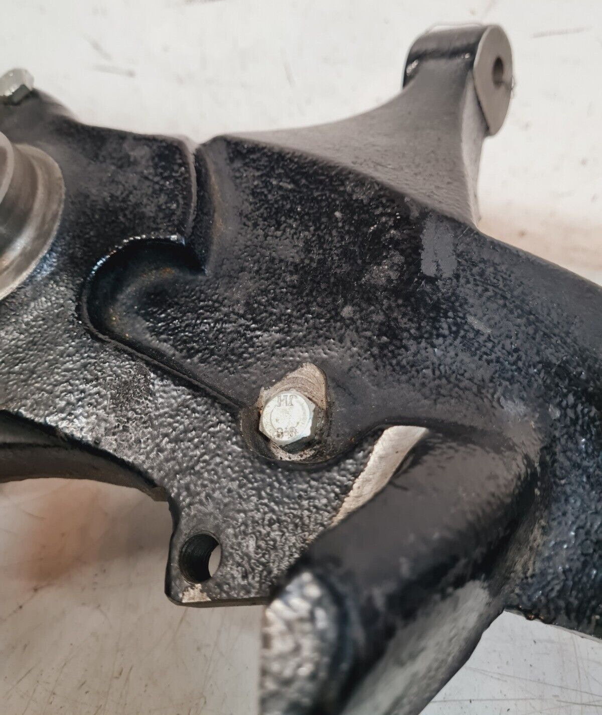 Left Lift Spindle Part Number GM8898 | GM 8898