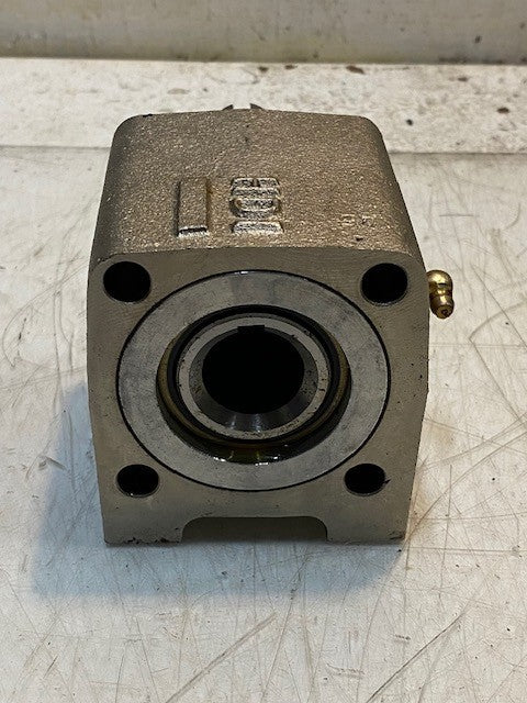 Overhung Load Adapter HD1 25mm Shaft OD 25mm Bore 10mm Holes 6" L 3-1/16" W