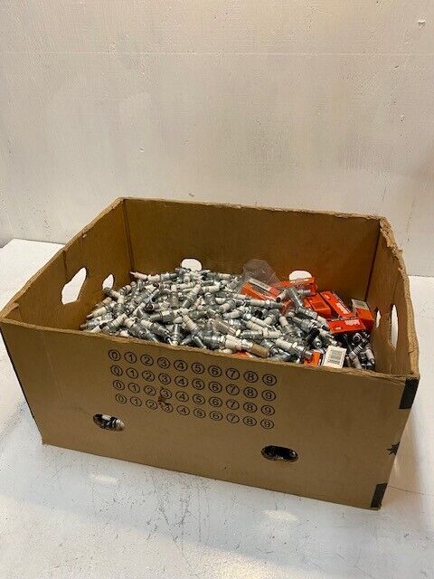 Approx 700 (90 lbs) of Miscellaneous Automotive Replacement Spark Plugs