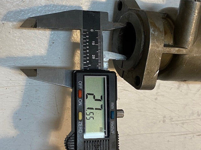 Hydraulic Pump Valve Air Actuator 6" L 2-3/4" W 2-1/4" H 27mm Bore