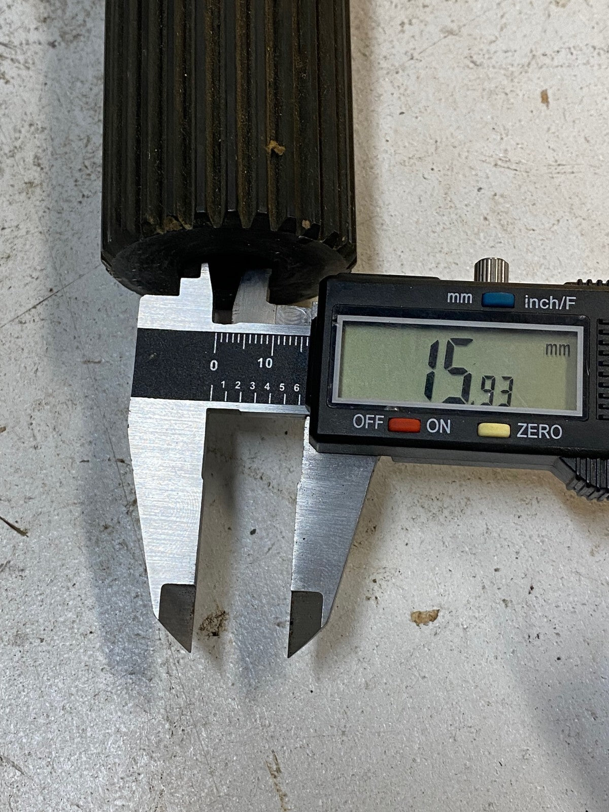 Set of 2 Pinion Shafts (9 Teeth/28 Spline) with 1 Ring Gear (41 Teeth)