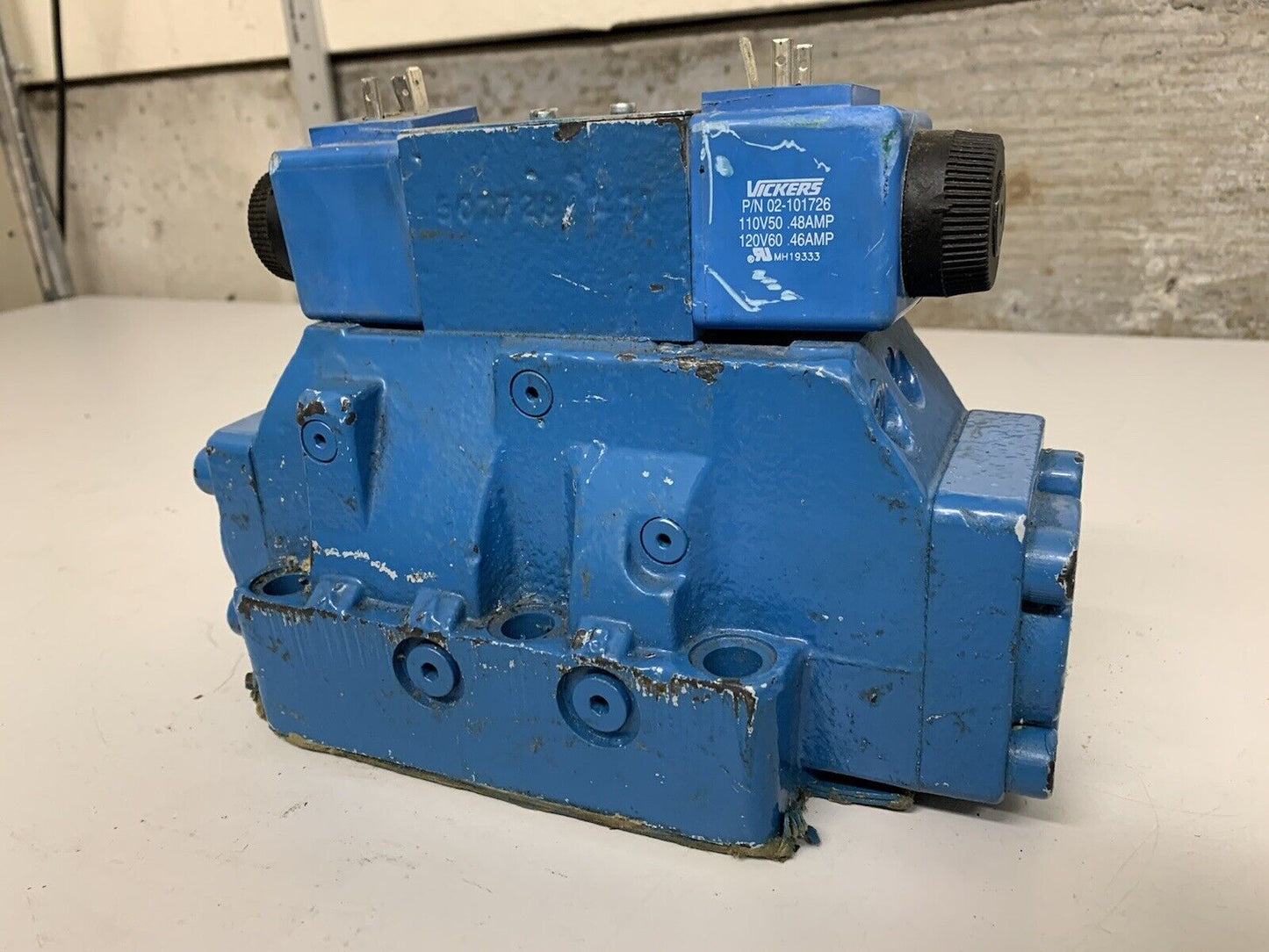 DG4V-3S-6C-M-U-B5-60 Eaton Vickers Hydraulic Valve DG5S-8-521C-M-U-B5-30-EN401