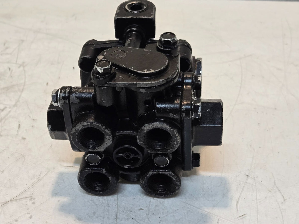 Midland KN26000X 0707 Air Brake Control Valve | RT-4 | Remanufactured by Haldex
