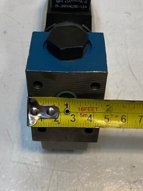 Rexroth M-3SEW6U35/420MW110 RN9Z55L S24 Solenoid Valve