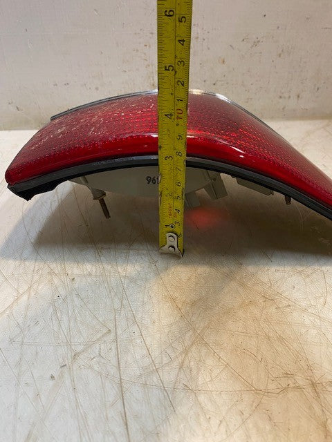 GM RH Tail Light Brake Stop Lamp for 97-99 Cadillac Catera 393.610 R