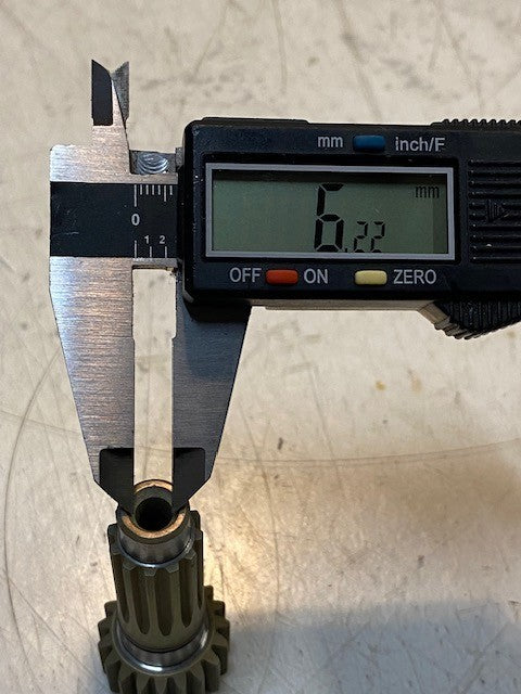 4 Quantity of Side Gear Pinion Shafts 2-1/2" Long 19-Spline 12-Spline (4 Qty)