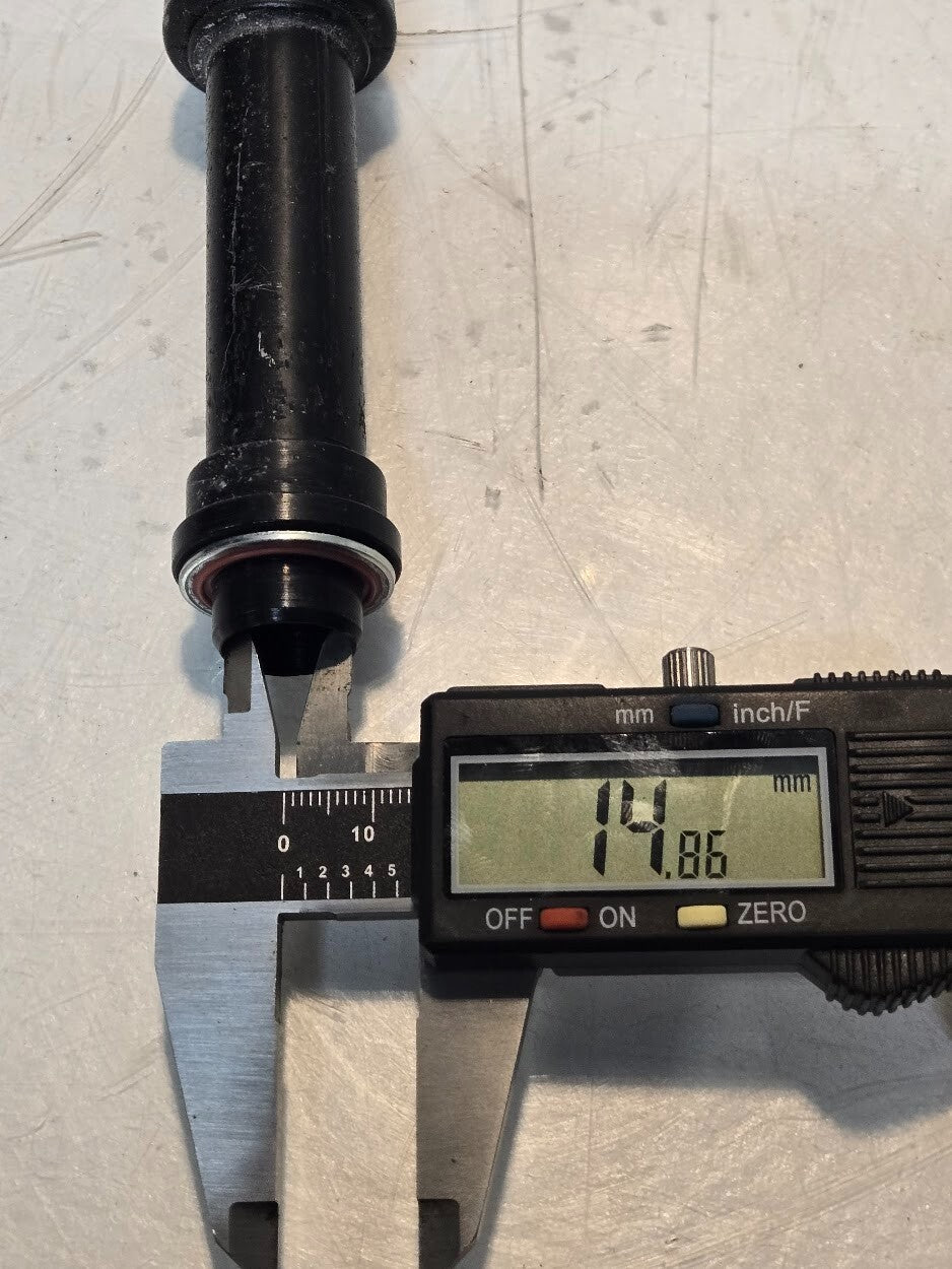 AC Compressor Hose A22-68218-000 for Freightliner | 18" Hose 30" Long 3/4" ID