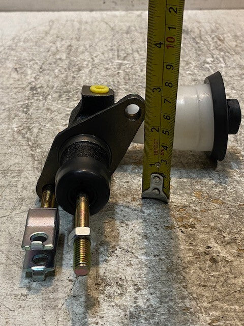 2 Quantity of Duralast 12462 Clutch Master Cylinder M-04 (2 Quantity)
