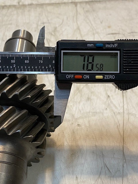 Transmission Input Shaft 12-1/2" Long 28-Teeth 19-Teeth 13-Teeth 20mm End