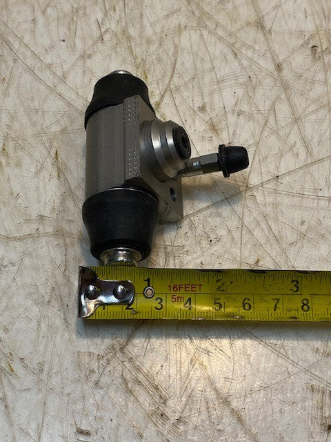 Knott 44015 Wheel Brake Cylinder Replacement 200004268 | Z10D08G03