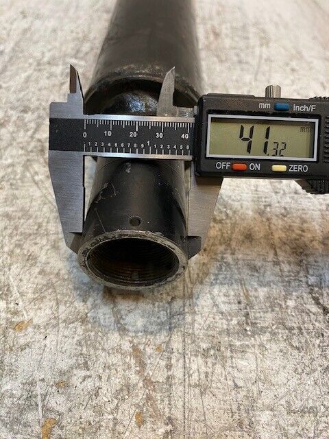 Hydraulic Cylinder 18-3/4" Long 41mm End 31mm ID 67mm OD 24mm Threaded End