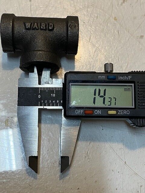 8 Quantity of Dyna Systems 41821003 Ward Black Malleable Pipe Tees 3/8" (8 Qty)