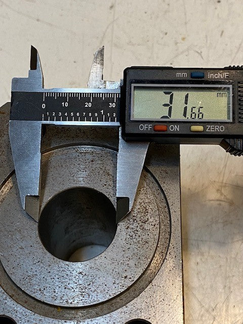 Caterpillar CAT Block 239-1794 | 4-3/4" L 3-1/4" W 32mm Bore 25mm Thread