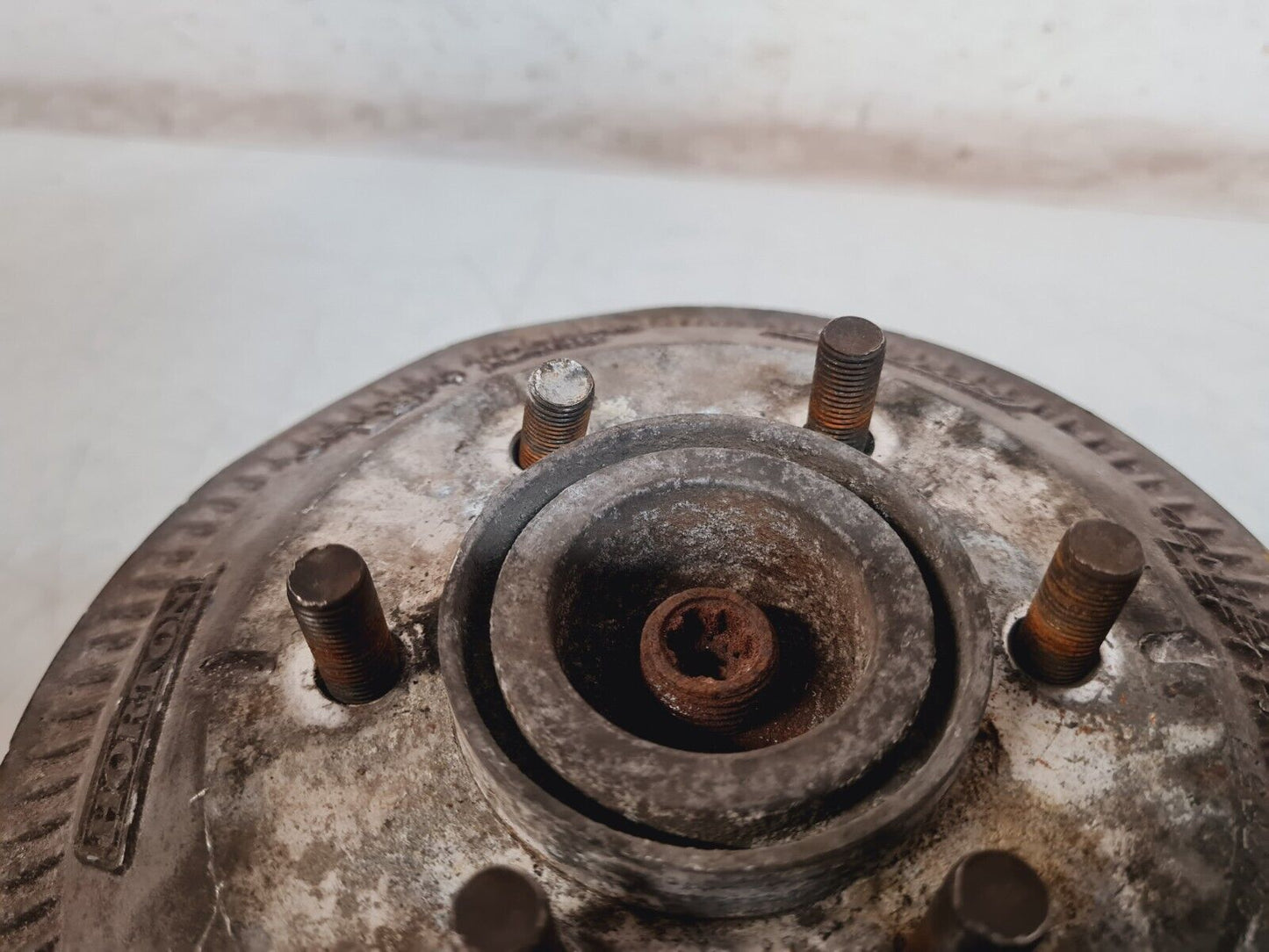 Horton Drivemaster Fan Drive Center Thread Left Hand 4087853 | 989465 | 601577