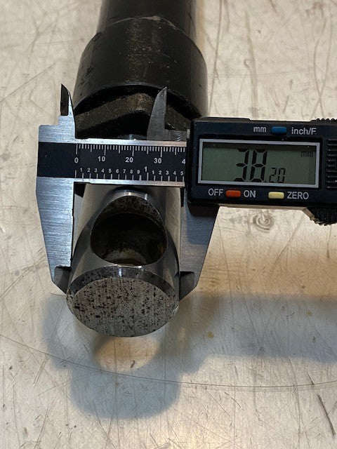 Hydraulic Cylinder 21" Long 25mm Bore 51mm Main Shaft 61mm OD 45mm End 38mm End