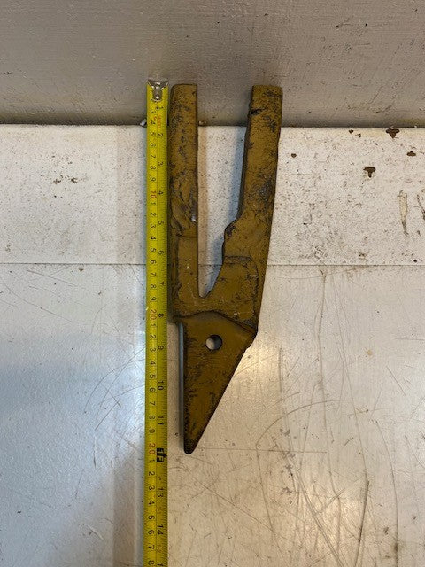 Bucket Tooth V-6079 | 12" Long 2-3/4" Wide 4" High