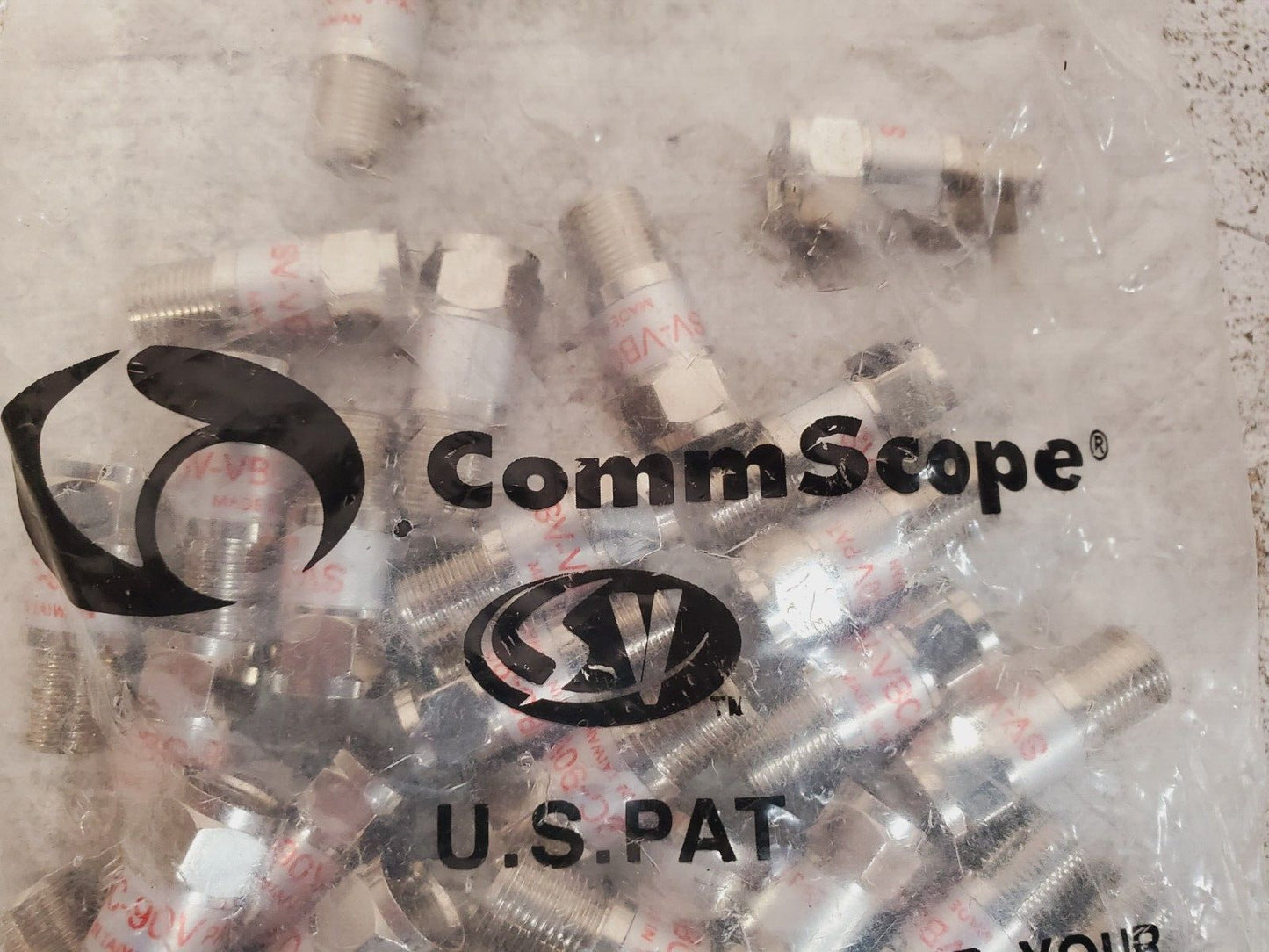 100 Quantity of Commscope Coaxial Connectors SV-VBC-90V Pat 3/8" (100 Qty)