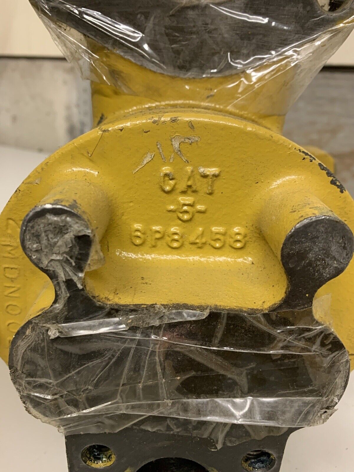 Caterpillar 6P8458 Manifold CAT 3P7688 Body 6P823