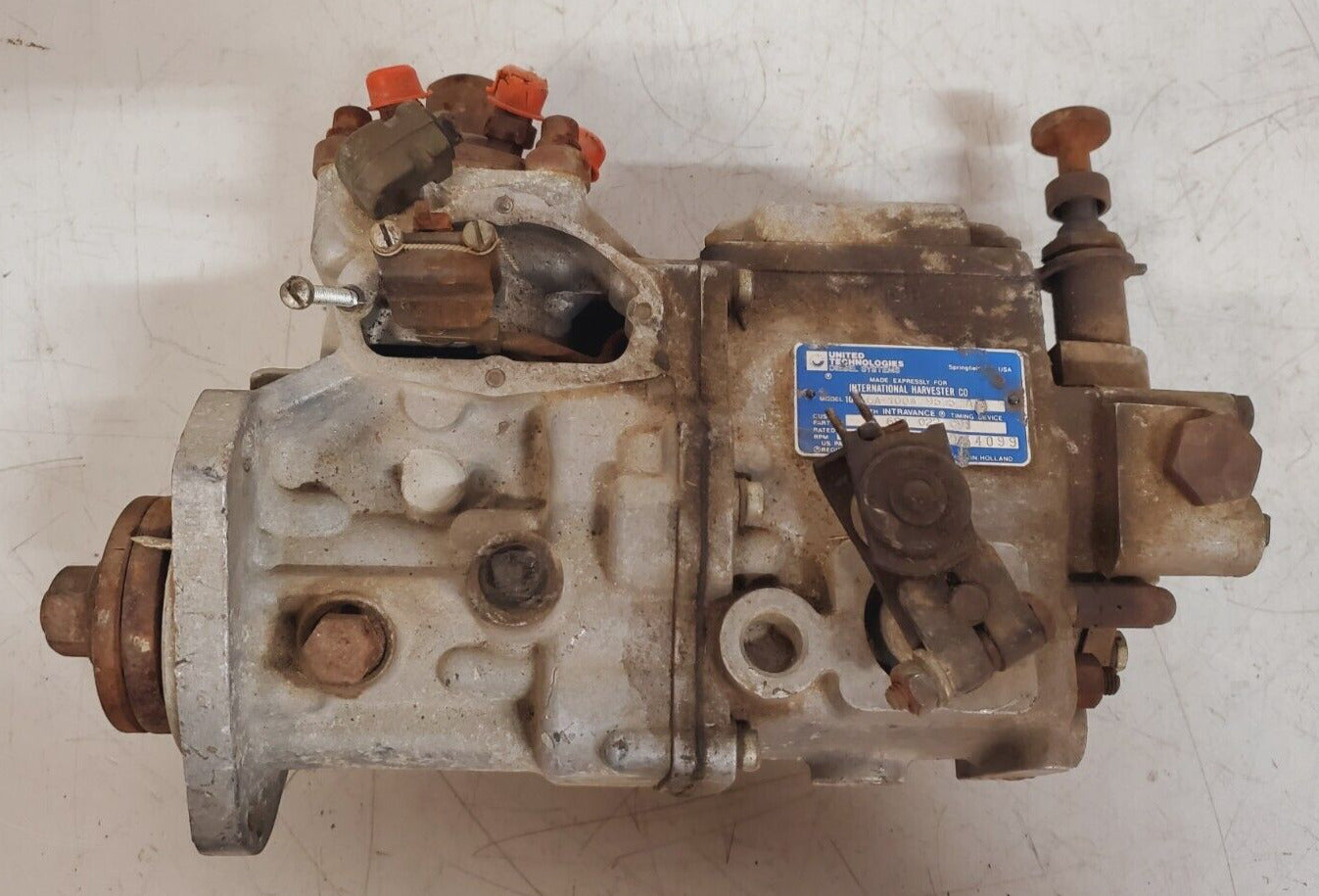 United Tech Fuel Injection 691-022-C91 | 100-6A-100A 9555-A8 Slight Damaged