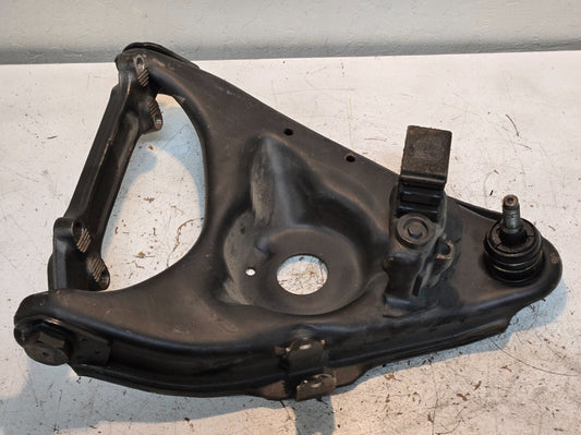 Lower Front Passenger Side Suspension Control Arm 337516 for GM 45D3261 | 14 BO1