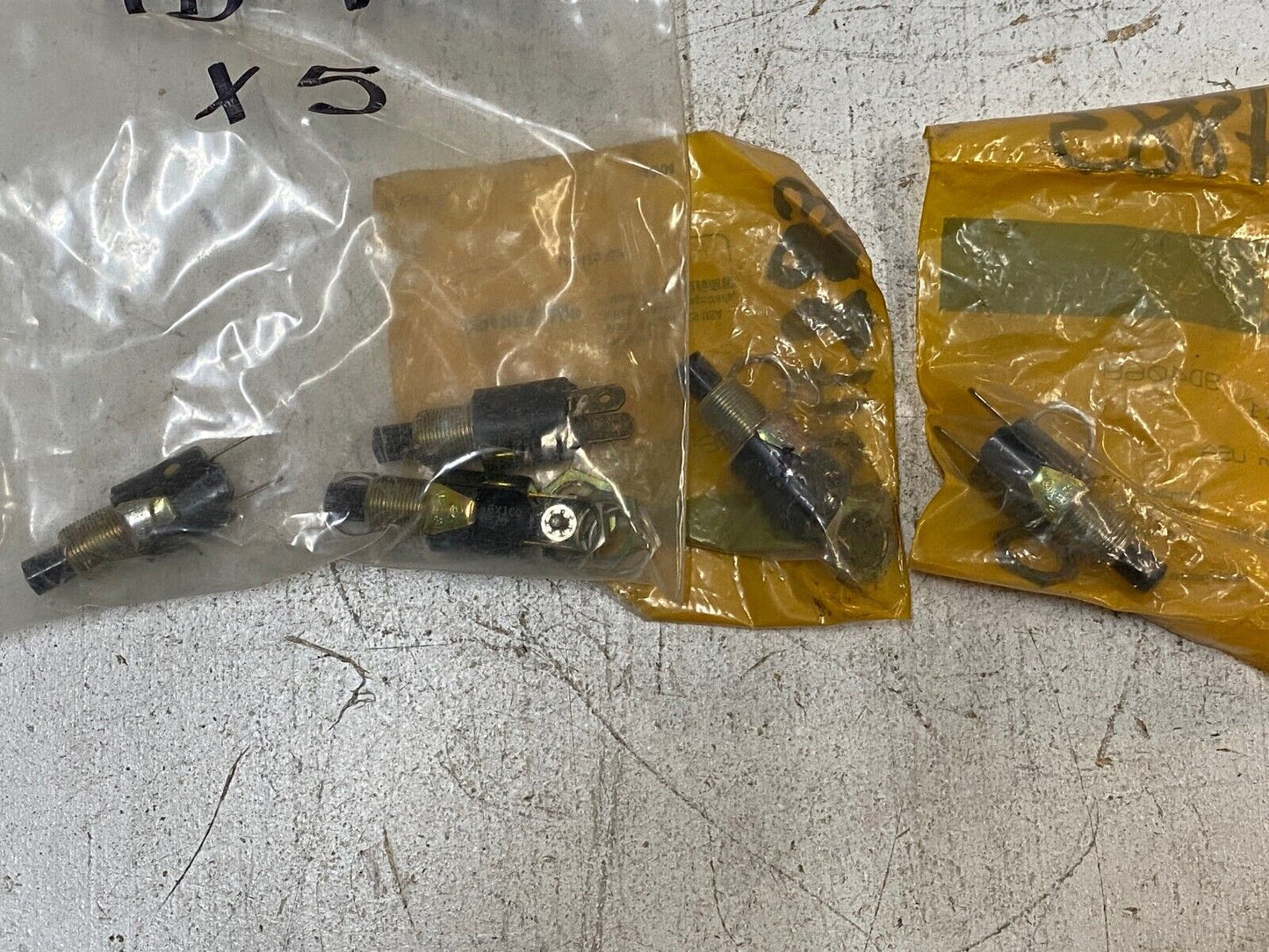 5 Qty of CAT 9D4068 Switches (5 Quantity)