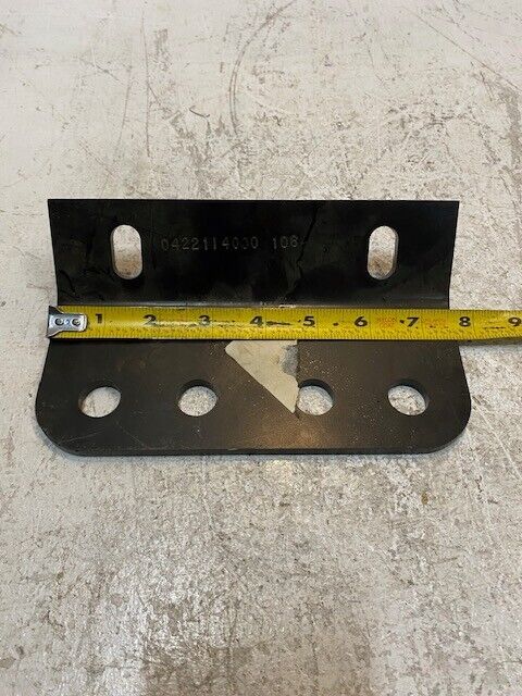 Freightliner Bracket 0422114000 | 7-5/8" Long 18mm Holes 25mmx14mm Ovals