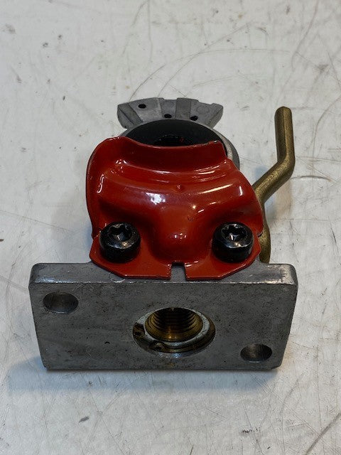 441014 Gladhand, Emergency, Aluminum Body with Shut Off, Red