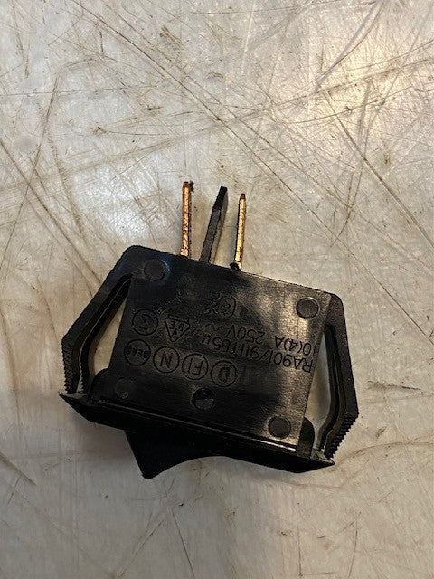 19 Quantity of Carling Switches RA901/911T85 16A 125VAC 10A 250VAC (19 Quantity)