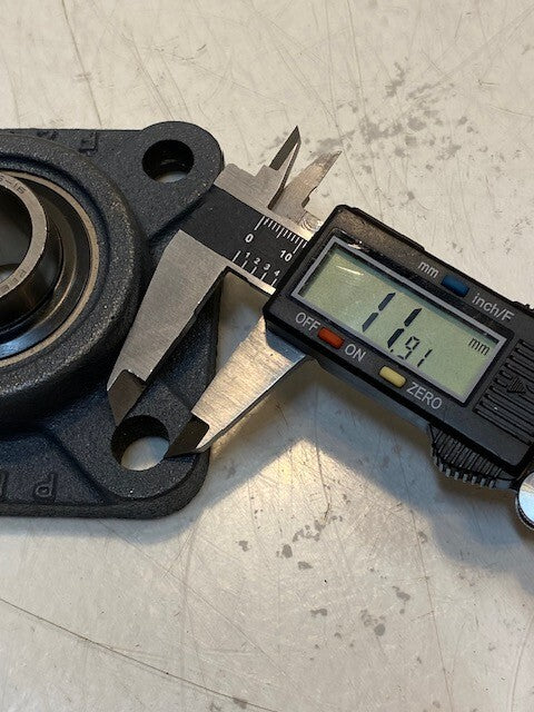 PEER 4-Bolt Flange F205 Insert Bearing UC205-16 | 25mm Bore 3-3/4" W