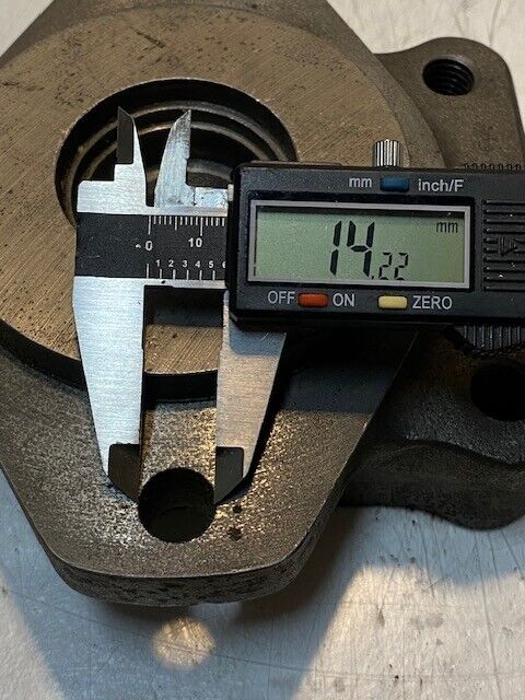 Lynch DB-1685-3 Hydraulic Gear Pump Shaft End Cover Flange Plate 52mm Bore