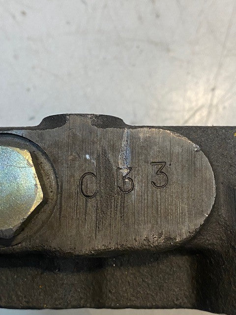 Hydraulic Output Cover Valve Body Coponent 18-02-043-906 | 9032 | C33