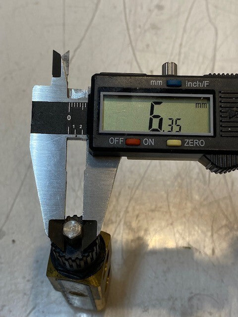 Master Pneumatics Line Lubricator Servo-Meter Valve 1 V 4" L 9mm ID 6mm Shaft