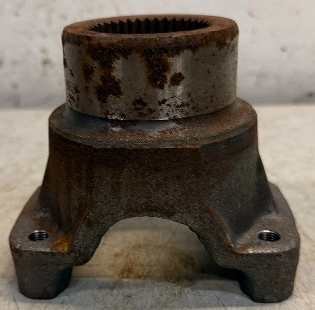 Pinion Axle Flange Yoke SD832 Drivetrain Power Transfer Shaft Coupling Assembly