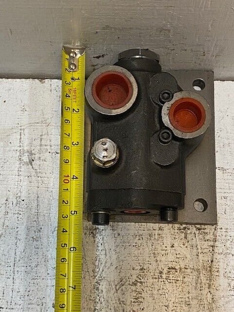 Hydraulic Reservoir Switching Valve 553110468190 | 24mm Bore 20mm Bore