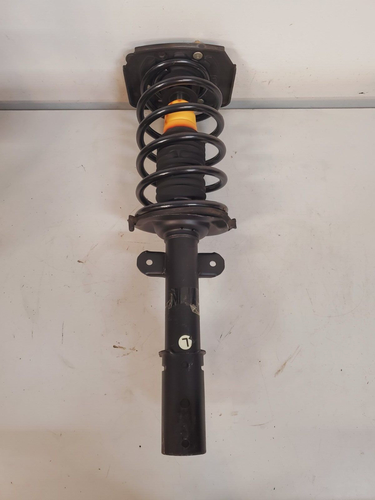 Leacree Suspension Strut and Coil Spring Assembly 2572102100 | BJ023A